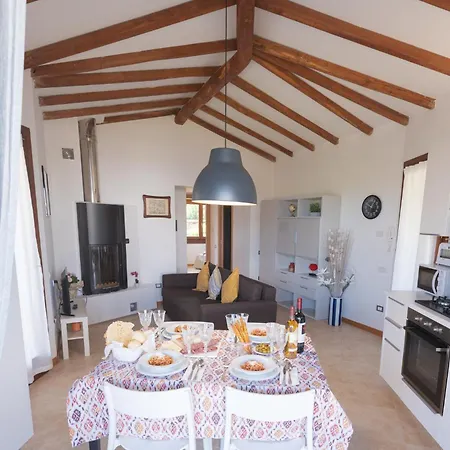 Vakantiehuis Ajo - Is Molas Pula